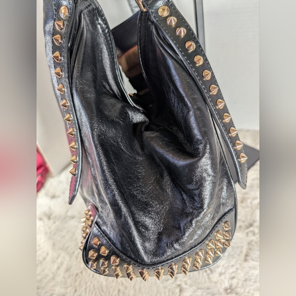 Burberry Black Leather Shoulder Bag with Gold Studs - Picture 5 of 13